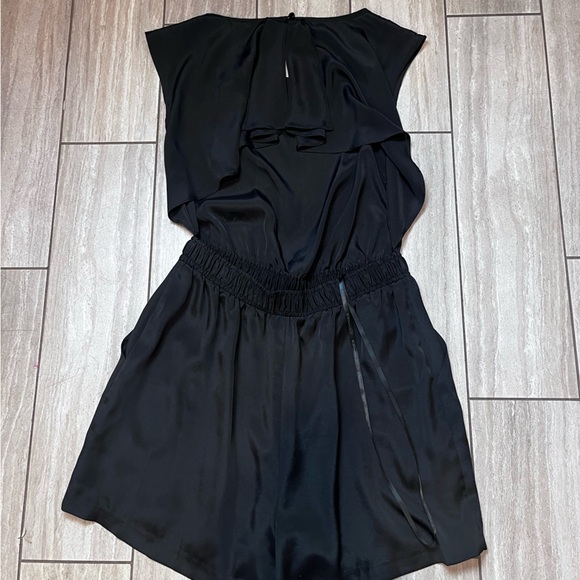 BCBGeneration Black NEW WITH TAGS Open Back Romper Size Medium - Picture 5 of 5